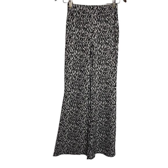 Forever 21 Womens Animal Print Bell Bottom Pants Size Small Black - Picture 3 of 6